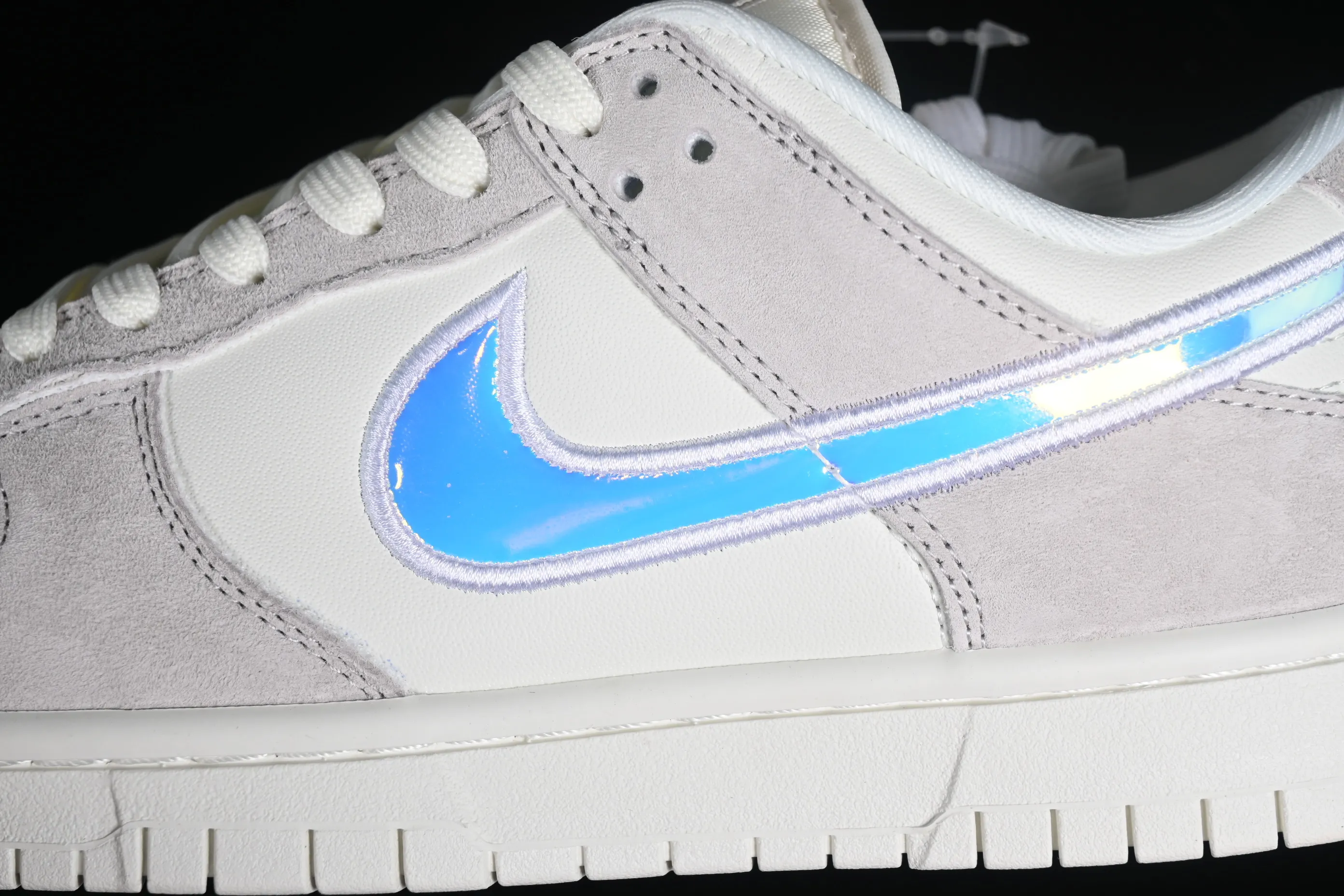All categories Nk SB Dunk Series Nk SB Dunk Low low-top sneakers Nk Dunk Low "Iridescent Swoosh" beige gray rainbow SB low-top casual sneakers HF5074-133